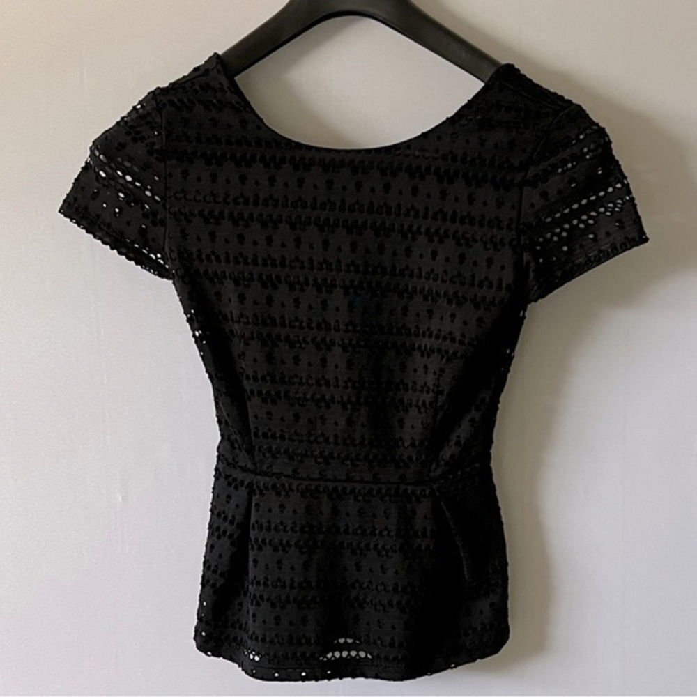 Apt. 9 woman’s petite S short sleeved polyester top, black